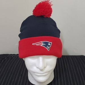 NFL Team Apparel ❤️ New England Patriots Logo Pom Beanie OSFA
